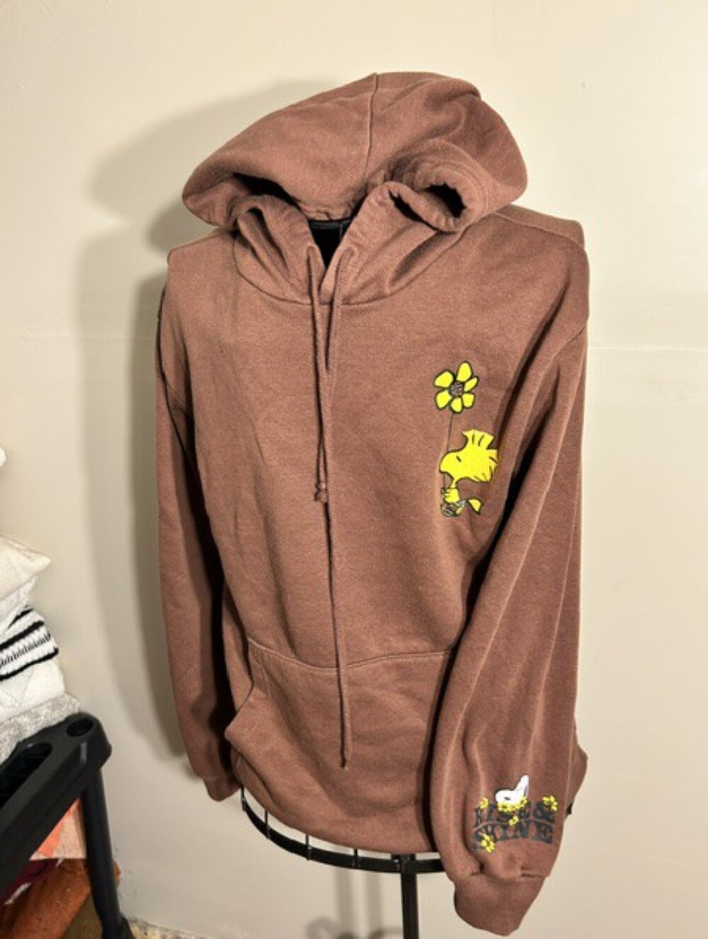 Peanuts snoopy graphic size small brown womens shirt hoodie sweatshirt